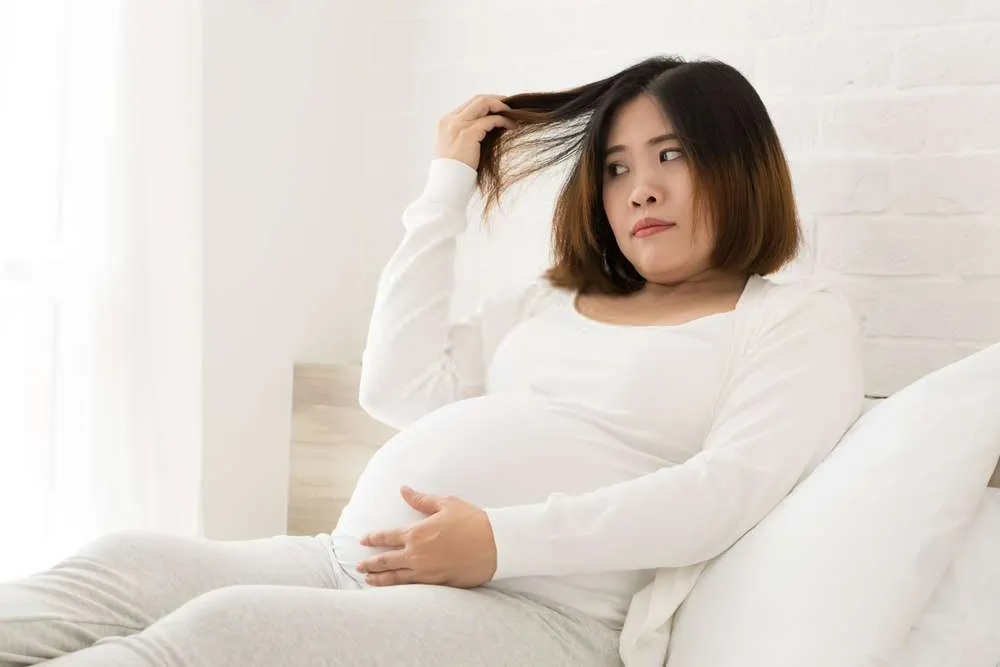 Tại sao tóc của mẹ bầu lại thay đổi