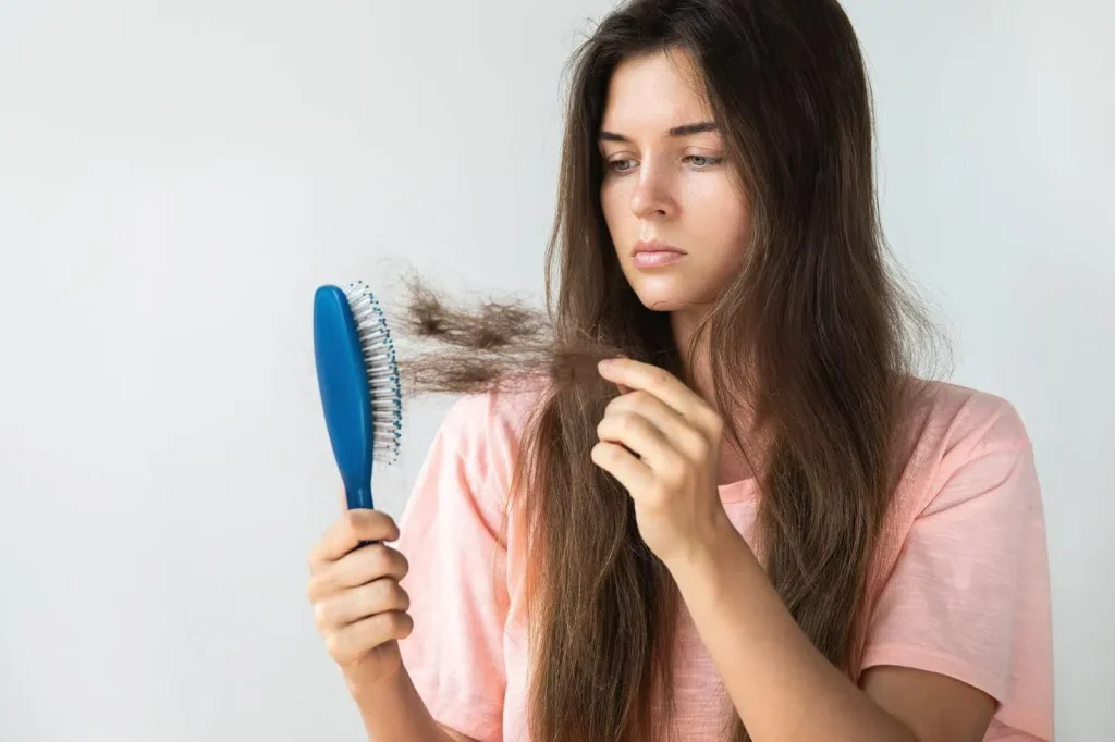 Cách Giảm Tóc Rụng Cho Phụ Nữ: Bí Quyết Hiệu Quả Từ Chuyên Gia