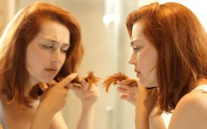 Cách phục hồi tóc hư tổn hiệu quả tại nhà: Bí quyết cho mái tóc khỏe đẹp như salon