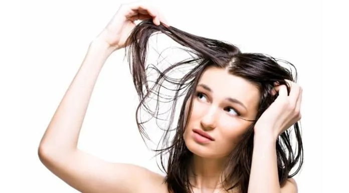 Tại sao tóc lại dễ bị dầu