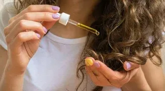 Hướng dẫn sử dụng mỹ phẩm chăm sóc tóc khô đúng cách